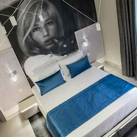 Via Veneto Luxury 4*