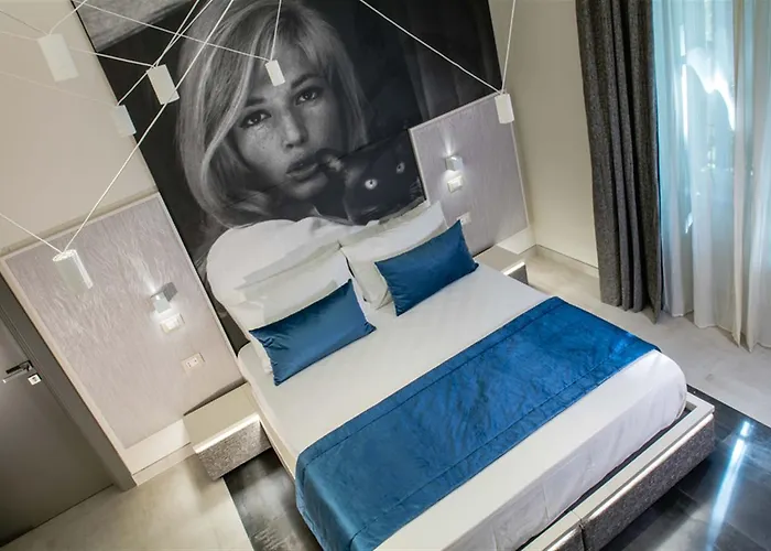 Via Veneto Luxury 4*