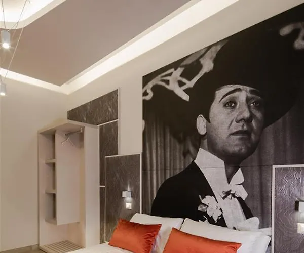 Via Veneto Luxury 4*